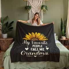 My Favorite People Call Me Grandma – Coral Fleece Blanket - August Bloom